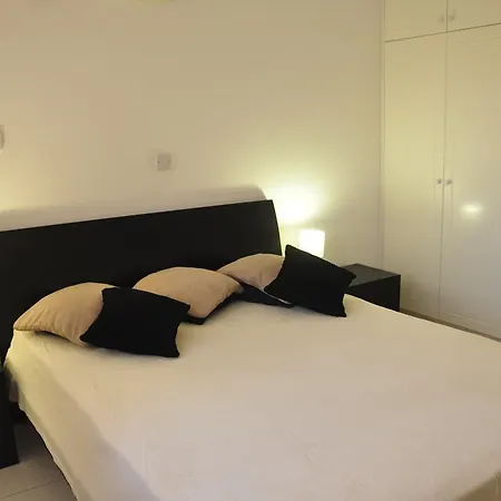 Helena Apartment